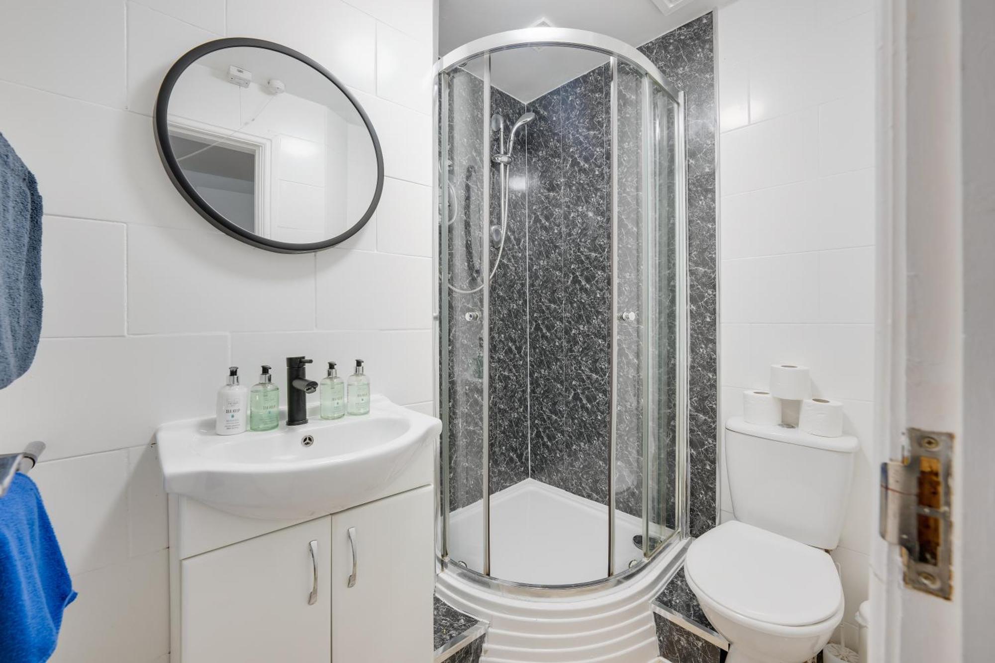 2 Bedroom Apartment For Up To 6 Nr Centre Cardiff Extérieur photo